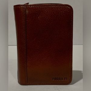 Rare vintage Fossil brown leather game set.